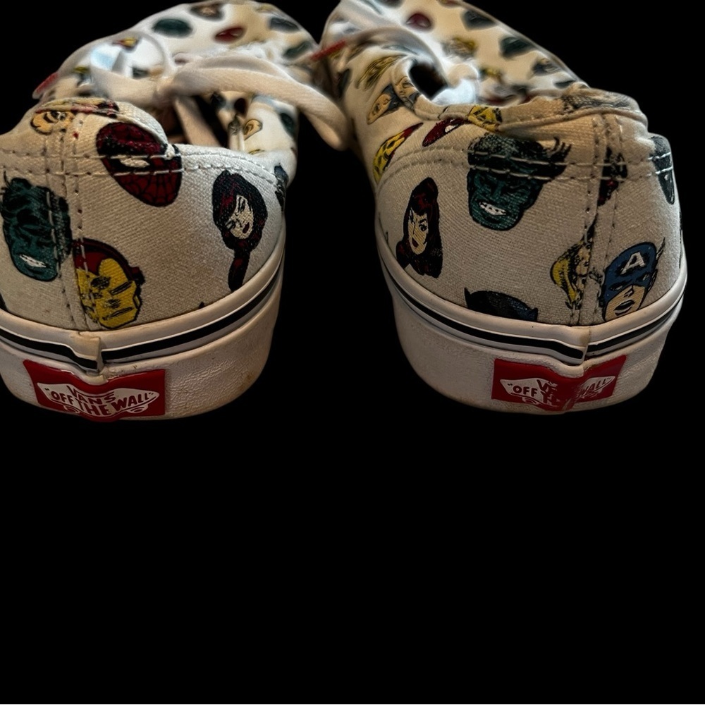 Size 9.5- VANS Authentic x Marvel Heads 2018 Men 9.5 Women 11 - Picture 4 of 5